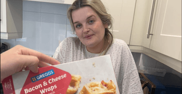 "Чудово": чоловік подолав 1600 км заради незвичайного бажання вагітної (фото)