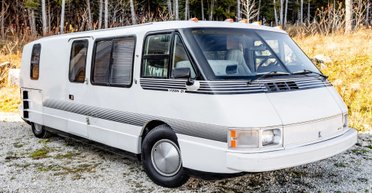 На продажу выставлен уникальный автодом-спорткар от создателя DeLorean (видео)