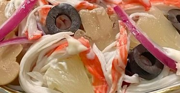 Новорічне меню: рецепт соковитого і яскравого салату "Клеопатра" (відео)