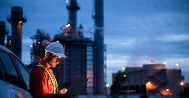 Атака Израиля на Иран: почему дорожает нефть и как от этого выиграет Россия