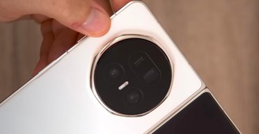 Назван лучший складной смартфон в 2025 году: все удивились, ведь это не Samsung или Pixel