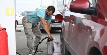 Россию стремительно накрывает топливный кризис: где ввели ограничения на бензин