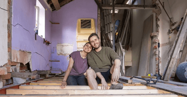 Господарі почали копати підвал під 145-річним будинком, але краще б вони цього не робили