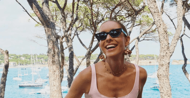 41-річна Катя Осадча в сукні за 70 тисяч гривень продемонструвала струнку фігуру (відео)