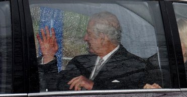 Хворого короля Чарльза ІІІ помітили на публіці (фото)