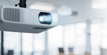 Как телевизор: представлен проектор, который спокойно работает при дневном свете (фото)