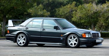 Редкий 34-летний Mercedes звездного певца продают по цене суперкара (фото)