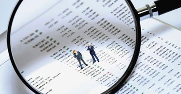 Под колпаком финмониторинга. Зачем власть берет под контроль денежные переводы украинцев