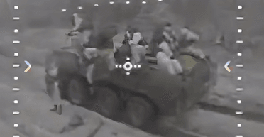 "В умовах поганої видимості": ЗСУ уразили російську бронетехніку за допомогою FPV-дрона (відео)