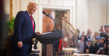 Трамп збирається укласти 90 торгових угод за 90 днів "тарифної паузи", — Reuters