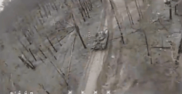 Два за операцию: пилоты подразделения "VORON 100" эффектно уничтожили российские танки (видео)