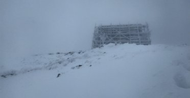 Карпаты засыпало снегом: украинцам советуют готовиться к похолоданию (фото)