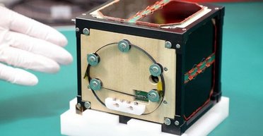 В Японії створили перший у світі дерев'яний супутник: він скоро вирушить на орбіту (фото)