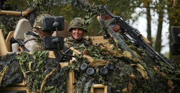 Кейт Міддлтон пересіла з Land Rover на броньований Jackal-2 (відео)