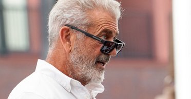 У шортах і з неохайною бородою: 68-річний Мел Гібсон з'явився на Алеї слави (фото)