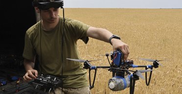 Украина получит от США тысячи ударных комплектов с искусственным интеллектом для БПЛА, — FT