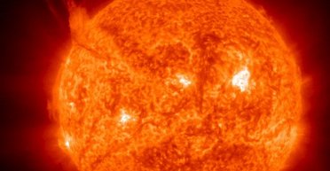 Виверження на Сонці викинуло в космос величезну структуру: чим це загрожує нам (фото)