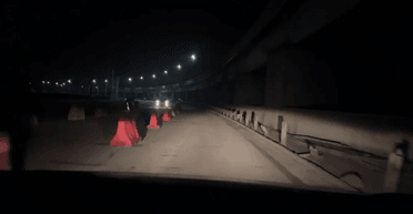 В Запорожье возобновили движение легковых авто по плотине после удара по ДнепроГЭС (видео)