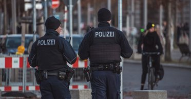 Готовили блэкаут и госпереворот: в ФРГ задержали членов группировки Reichsburger, — Reuters