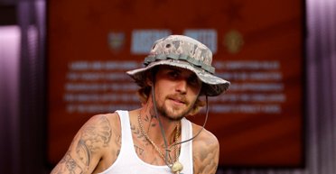 "Нікому не довіряє": Джастін Бібер на тлі скандалу з Дідді став самітником (фото, відео)