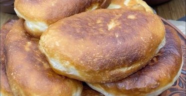 Пісне меню: рецепт смажених пиріжків із капустою (відео)