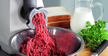 Навіщо додавати мінералку у фарш: секрет смачних котлет