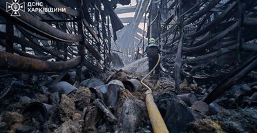 В Харькове ликвидировали пожар в "Эпицентре": возросло количество жертв, 16 пропавших без вести (фото)