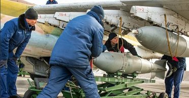 Достают дальше и "умнее": РФ усовершенствовала КАБы, которыми бьет по территории Украины, — CAR