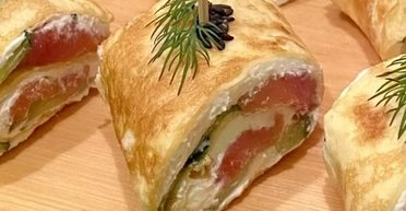 Хіт святкового столу: рецепт швидкої закуски з сиром, рибою та огірком (відео)