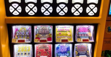 Случайное скольжение пальца принесло мужчине 50 тысяч долларов: что произошло