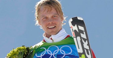 Опасная погода: олимпийский чемпион погиб от удара молнии