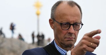 Переговоры в Стамбуле: Мерц рассказал о "неудобном положении" Путина и введении санкций