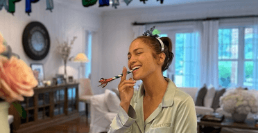 Дженніфер Лопес відзначила день народження у стилі "Бріджертонів" (фото, відео)