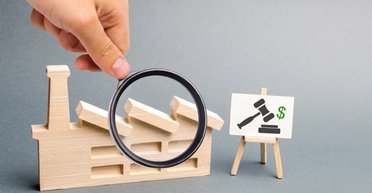 Отдать 99 долларов, чтобы получить один: почему во время войны страну распродают по дешевке