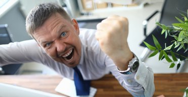 У всех на устах. Зачем нужны хейтеры в соцсетях, хотя их никто не любит