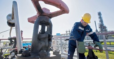 На газовых рынках Европы и США снова разгорается кризис: почему рухнули цены