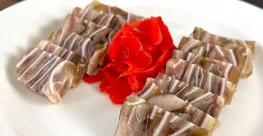 Незвично, але дуже смачно: рецепт сальтисону зі свинячих вух (відео)