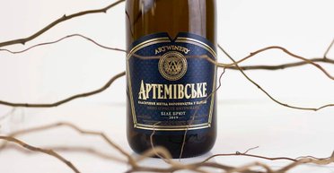 Бои в Бахмуте: производитель "Артемовского" уверяет, что шампанское не исчезнет с полок