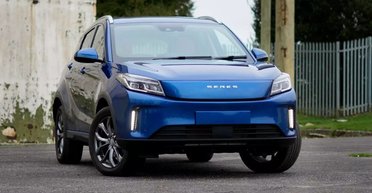 На европейский рынок выходит недорогой китайский электрокроссовер Dongfeng (фото)