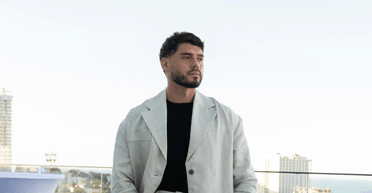 Бывшего "Холостяка" подозревают в отношениях с мужчиной: что о нем известно (фото)