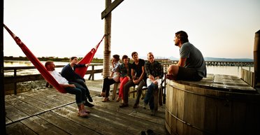 Життя тільки починається. 6 радощів чоловіків, яким за 40