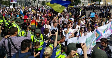 "Украина для всех!" и "пи*арасам – смерть!" Как в Киеве прошел Марш равенства