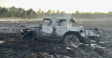 Гасили всю ніч: позашляховик спричинив масштабну лісову пожежу своїм вихлопом (фото)