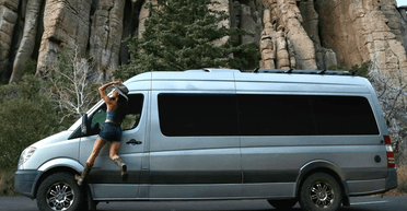 Життя після Евересту: жінка пояснила, як переїзд у фургон змінив її життя (фото)