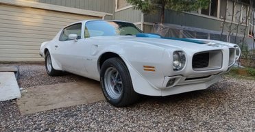 Культовый американский спорткар 70-х за $100 000 простоял 35 лет в гараже (фото)