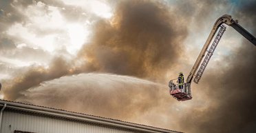 ЗС РФ завдали подвійного удару балістикою по Одещині: ракета влучила в АЗС, є загиблі