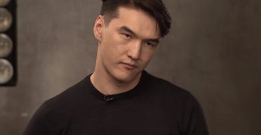 Казахського коміка Нурлана Сабурова затримали в аеропорту Шереметьєво: йому треба буде виїхати з РФ