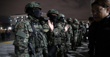 Рекорд по длительности военного положения: что происходит в Южной Корее и кто за этим стоит