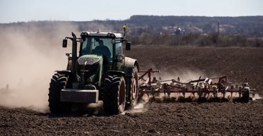 В Днепре температура почвы превысила 70 градусов, — соцсети (фото)