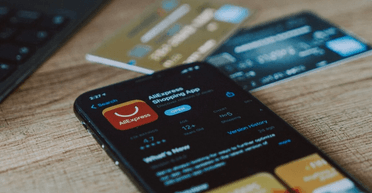 "Никогда не теряйте надежду": мужчина получил посылку с AliExpress через 4 года